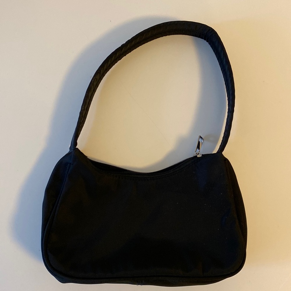 Black shoulder bag